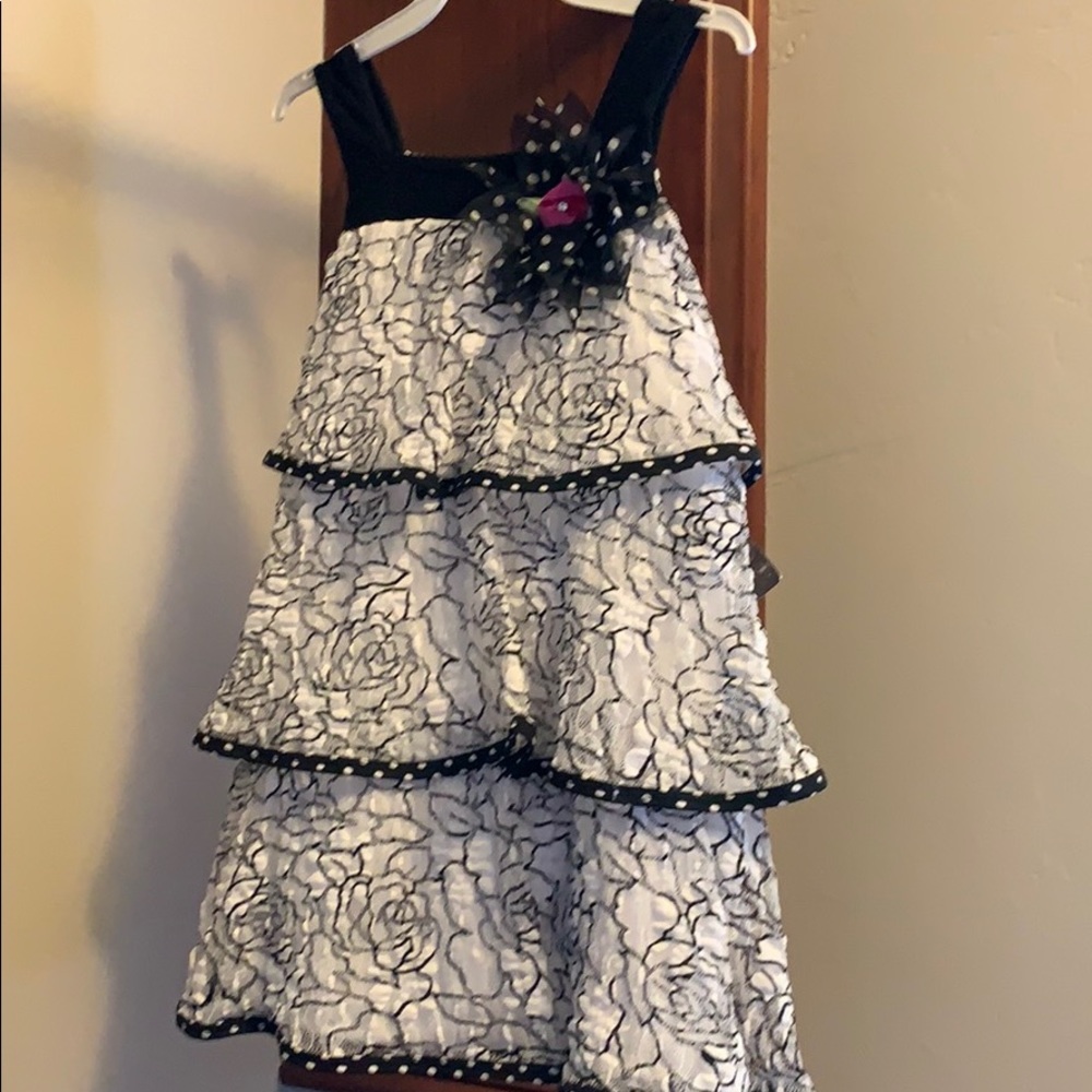 Cachcach NWT ruffled flowered lace dress